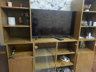 Продам полку под телевизор с полочками по бокам