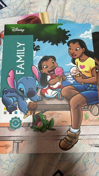 Раскраска Disney Hachette Family (оригинал)