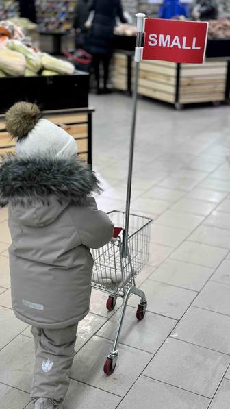 Продам куртку зимнию детскую