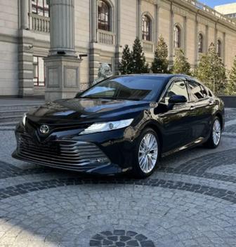 Аренда авто с водителем Toyota Camry 70