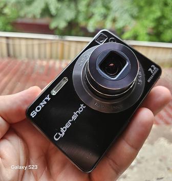 Цифровой фотоаппарат Sony Cuber-shot