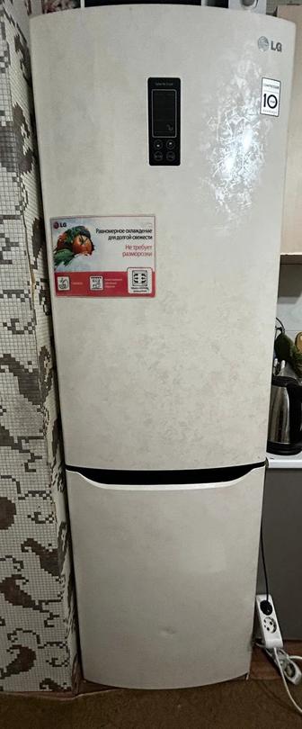 Продам холодильник