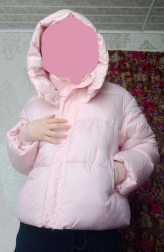 Продаю женскую короткую куртку