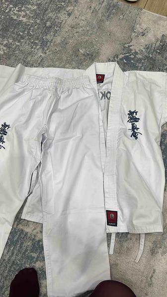 Продам форму для каратэ новая