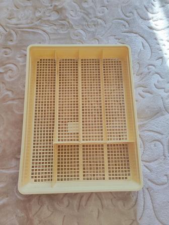 Продам лоток для столовых принадлежностей