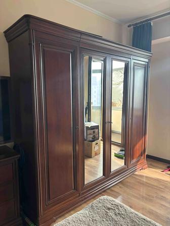 Продаю мебель для спальни.Шкаф