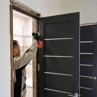 Установка дверей, укладка ламината, линолеума