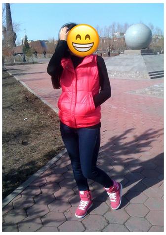 Продам спортивную жилетку Adidas