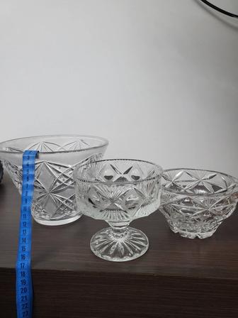 Хрустальные рюмки, чаши, лодочки