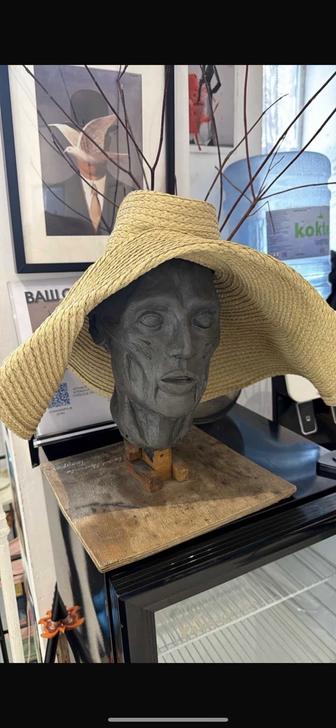 Продаются шляпы