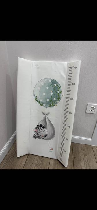 Пеленальная доска и коврики детские