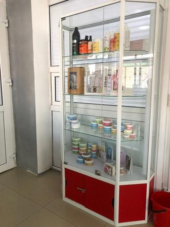 Витрина стеклянная