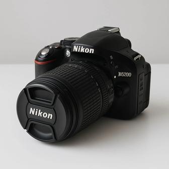 Продаю фотоаппарат Nikon D5200 объектив 18-105mm VR