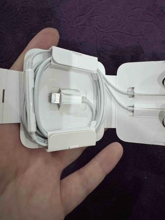 Продаю новые наушники проводные для Apple