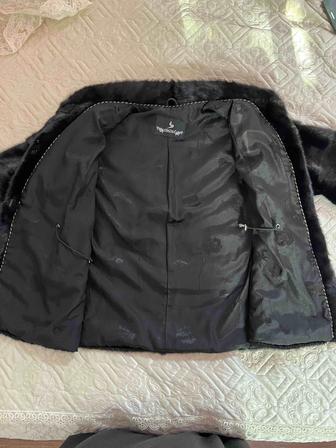 Шуба жағдайы жақсы еш жері жыртылмаған размері 50/52