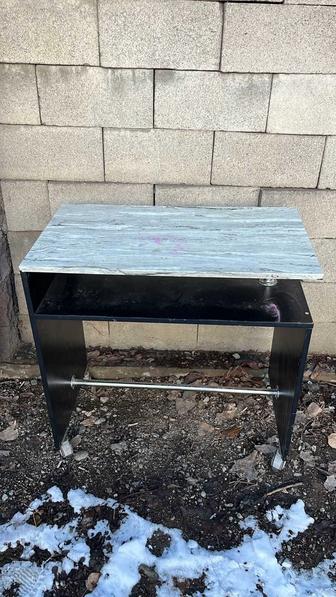 Продам маникюрный стол