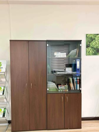 Офисный шкаф