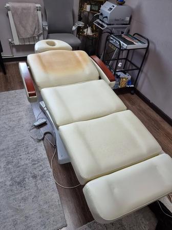 Кушетка для массажа и косметолога