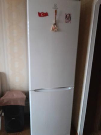 Продам холодильник.
