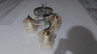 Продам люстру