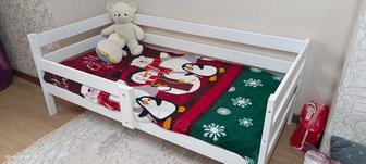 Продам детский кровать, стульчик, комод