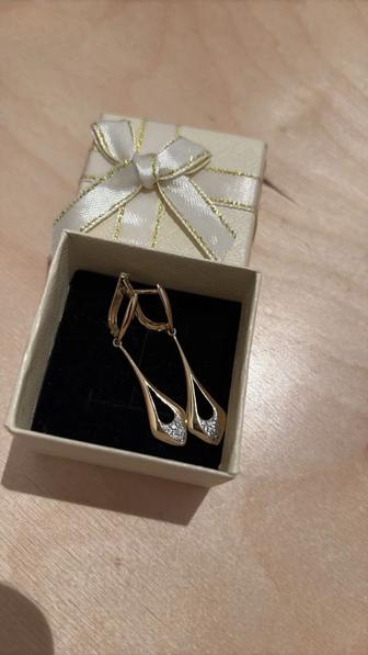 Золотые серьги