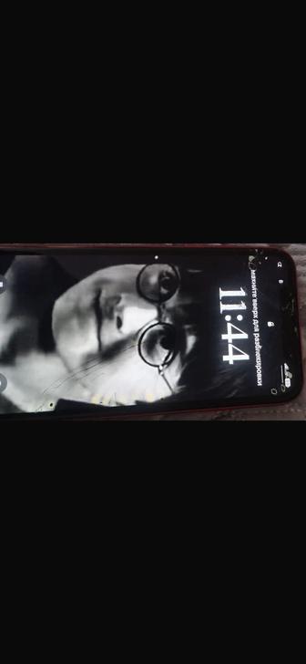 Продам айфон XR, память 64 гб, аккумулятор 78 % Red