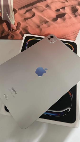 Планшет Apple iPad Pro 2024,11 дюйм 8 Гб/256 Гб серебристый