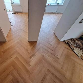 Укладка ламината, установка дверей