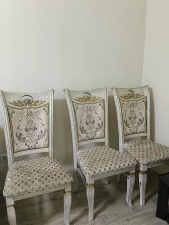 Продам стулья 6 штук для гостинный