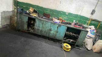 Продам стол железный