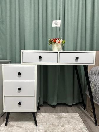 Продам столик