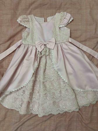 Продам платье на 5-6 лет