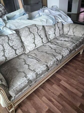 Диван и кресла итальянские