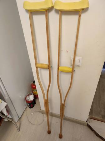 Продадим костыли Деревянные