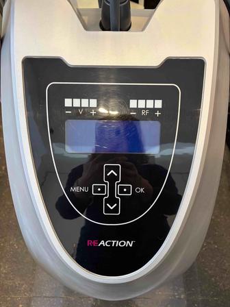 Косметологический аппарат RF лифтинга.