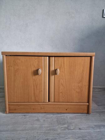 Тумбочка в прихожую продается
