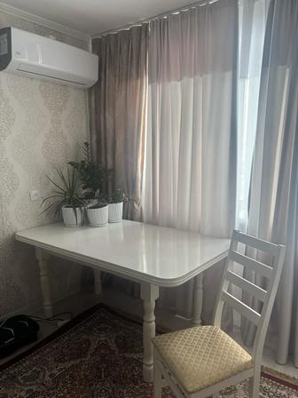 Стол гостинный