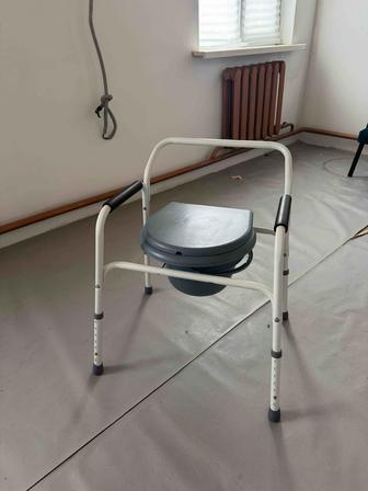 Кресло туалет для инвалидов и пожилых людей