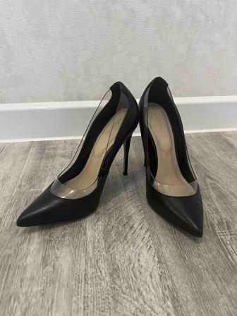 Продаю туфли Aldo 35,5 размер. Не подошел размер