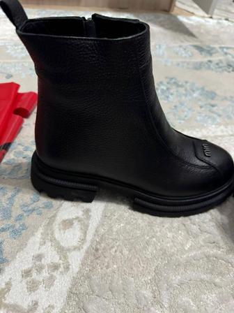 Продается женские сапоги. Размер 38. Турция, натуральная кожа.