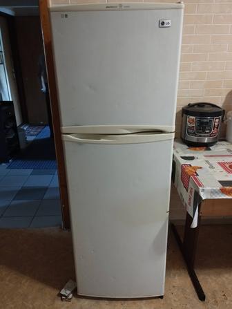 Продам холодильник рабочий