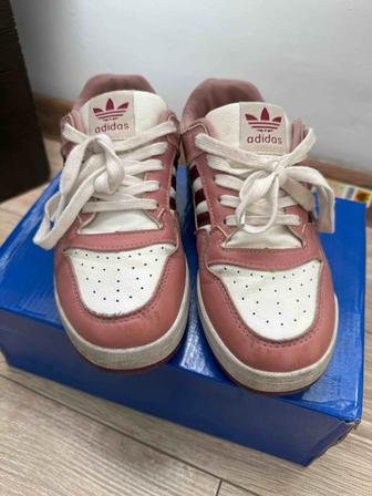 Продаю кроссовки 32-35 размеры.Б/У