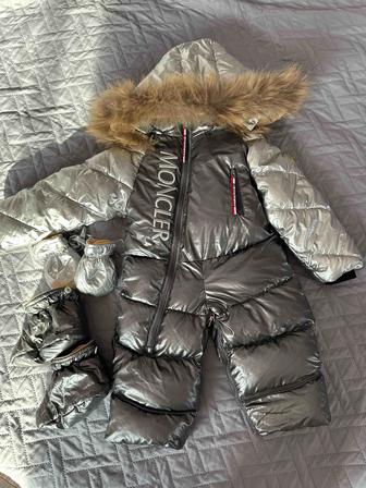 Продаю новый комбинезон MONCLER, размер 86 см.