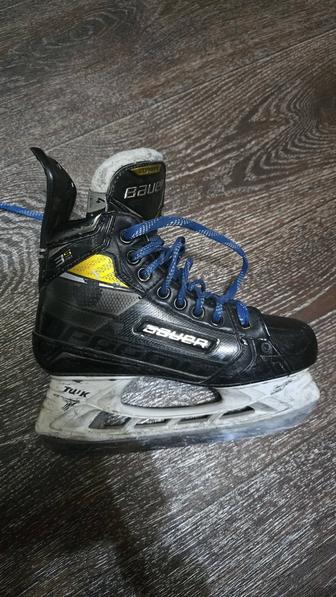 Профессиональные юниорские коньки BAUER 3S PRO