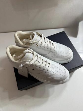 Женские кроссовки Tommy Hilfiger
