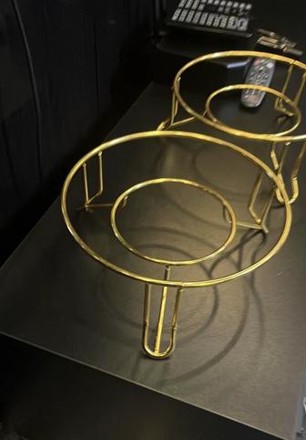 Подставка под тарелкой