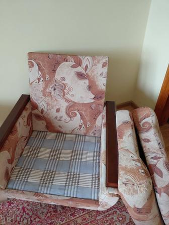 Продам 2 кресла б/у