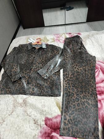 Продаю костюм двойка Турция новый