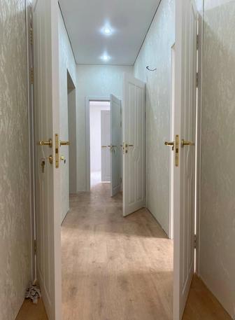 Установка дверей и ламината